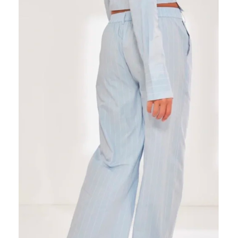 PrettyLittleThing Blue Pinstripe Tailored Wide Leg Trousers NWT Size 8 - Picture 3 of 6
